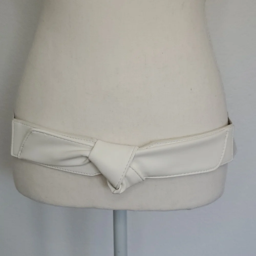 NY&Co White Elastic Belt